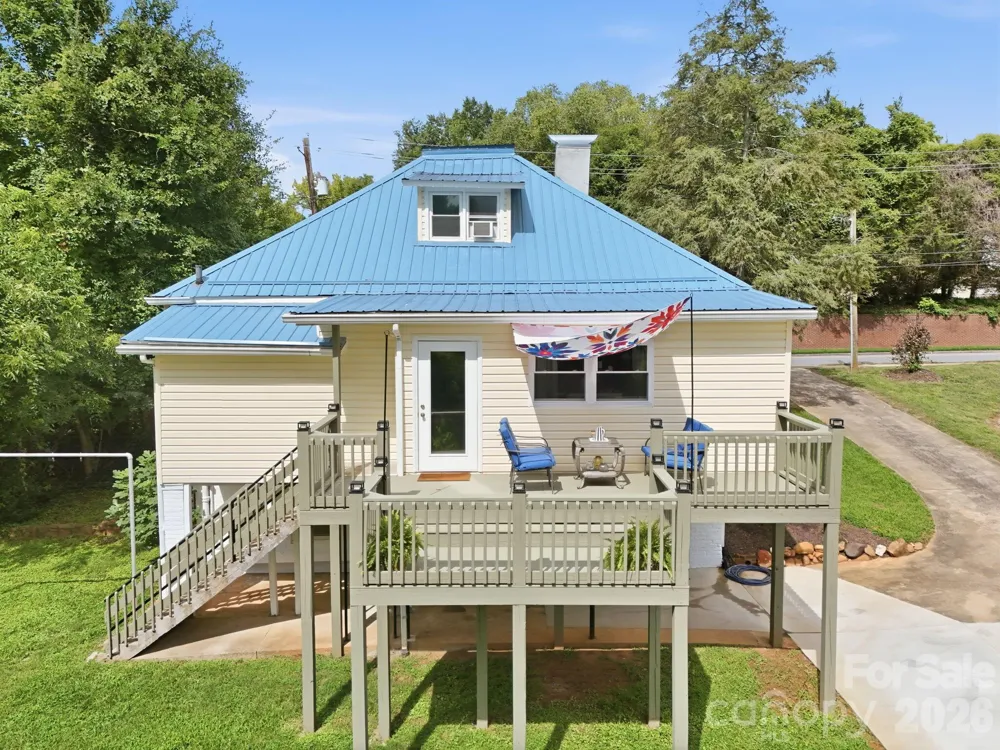 107 Burkemont Avenue Morganton, NC 28655