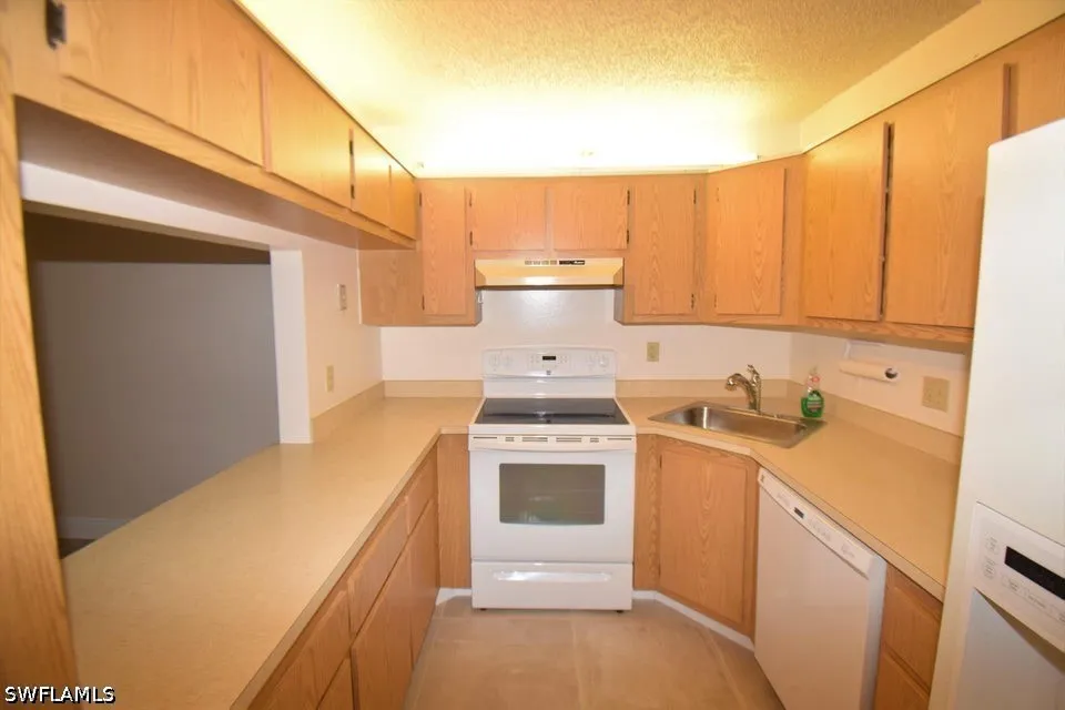 white pine Circle #C Green Acres, FL 33415