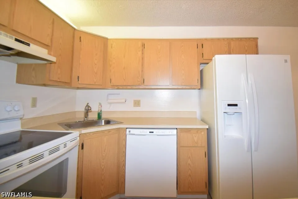 white pine Circle #C Green Acres, FL 33415
