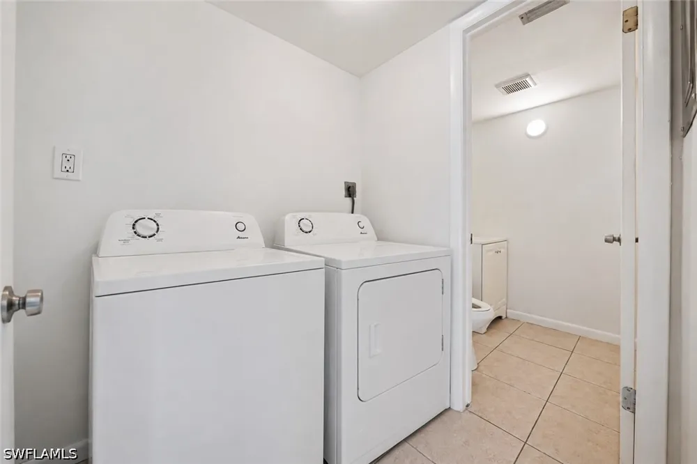 white pine Circle #C Green Acres, FL 33415