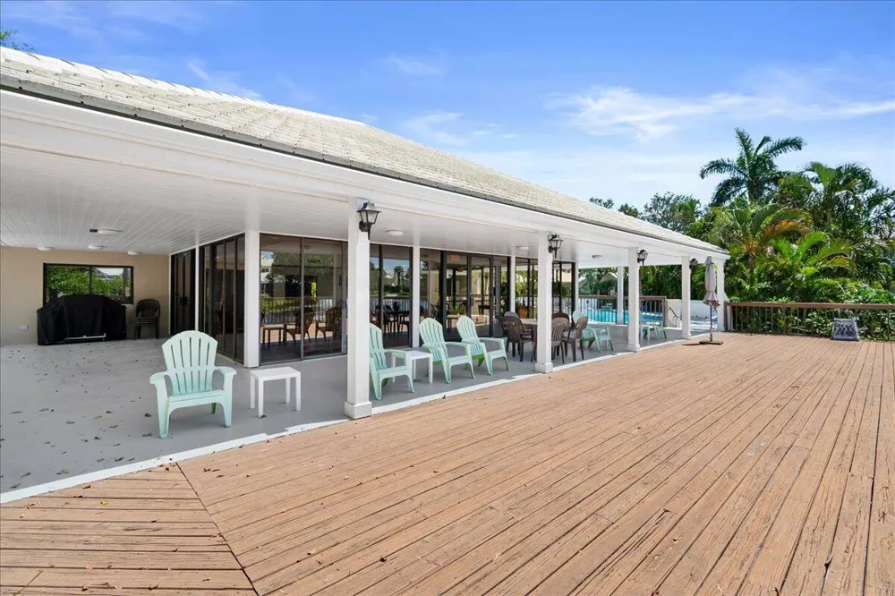 221 Brackenwood Terrace Palm Beach Gardens, FL 33418
