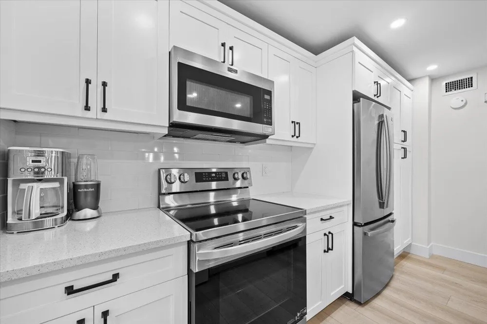221 Brackenwood Terrace Palm Beach Gardens, FL 33418
