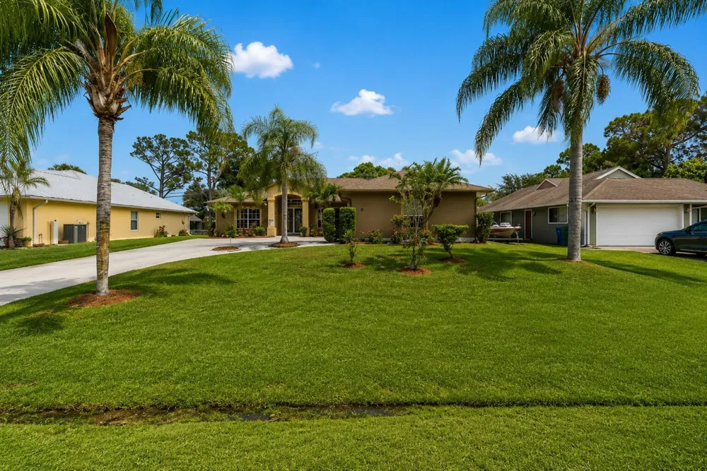 173 Easy Street Sebastian, FL 32958