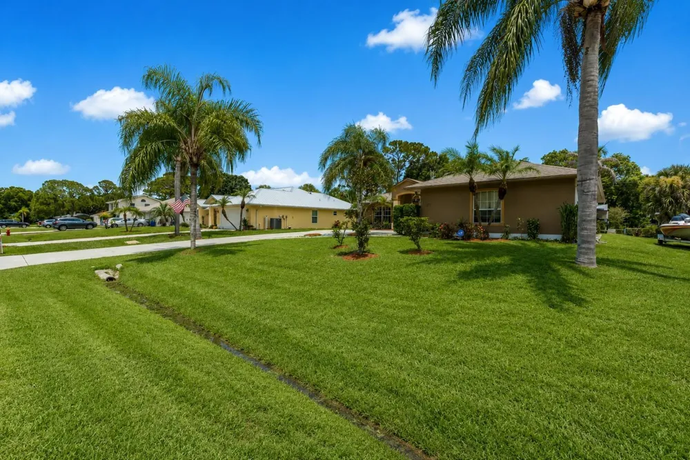 173 Easy Street Sebastian, FL 32958