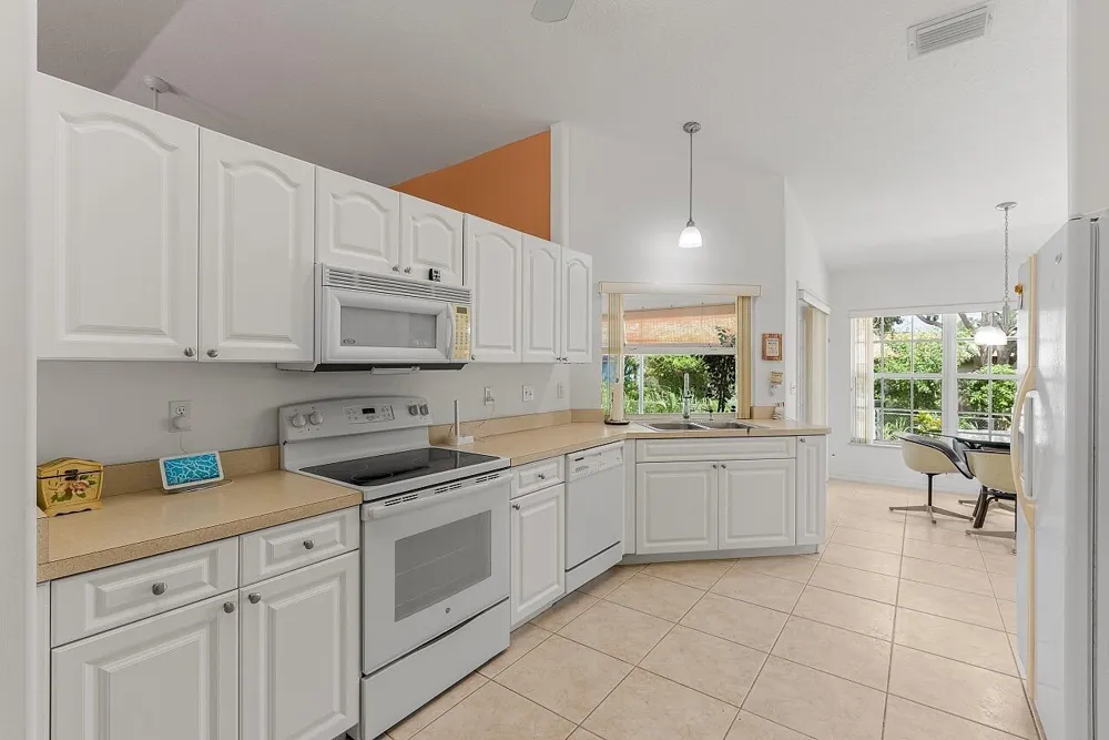 173 Easy Street Sebastian, FL 32958