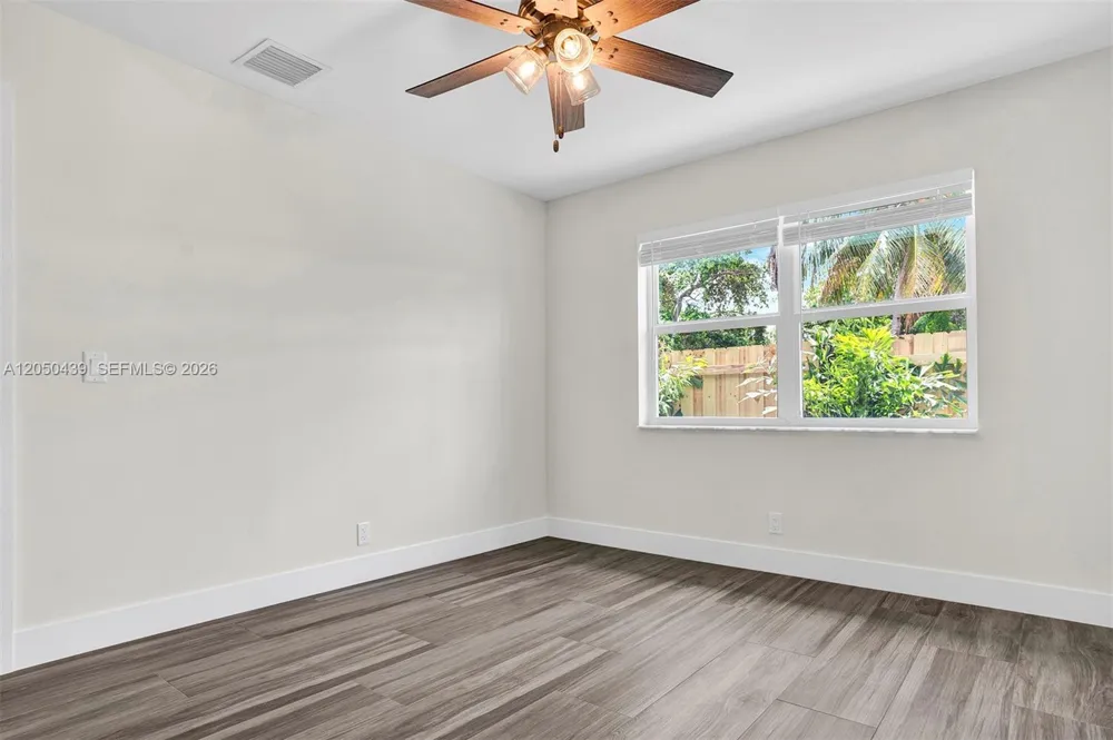929 S N St #5 Lake Worth, FL 33460