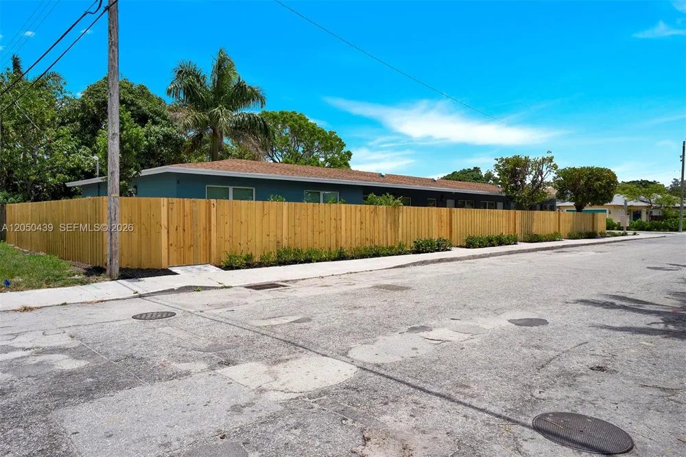 929 S N St #5 Lake Worth, FL 33460