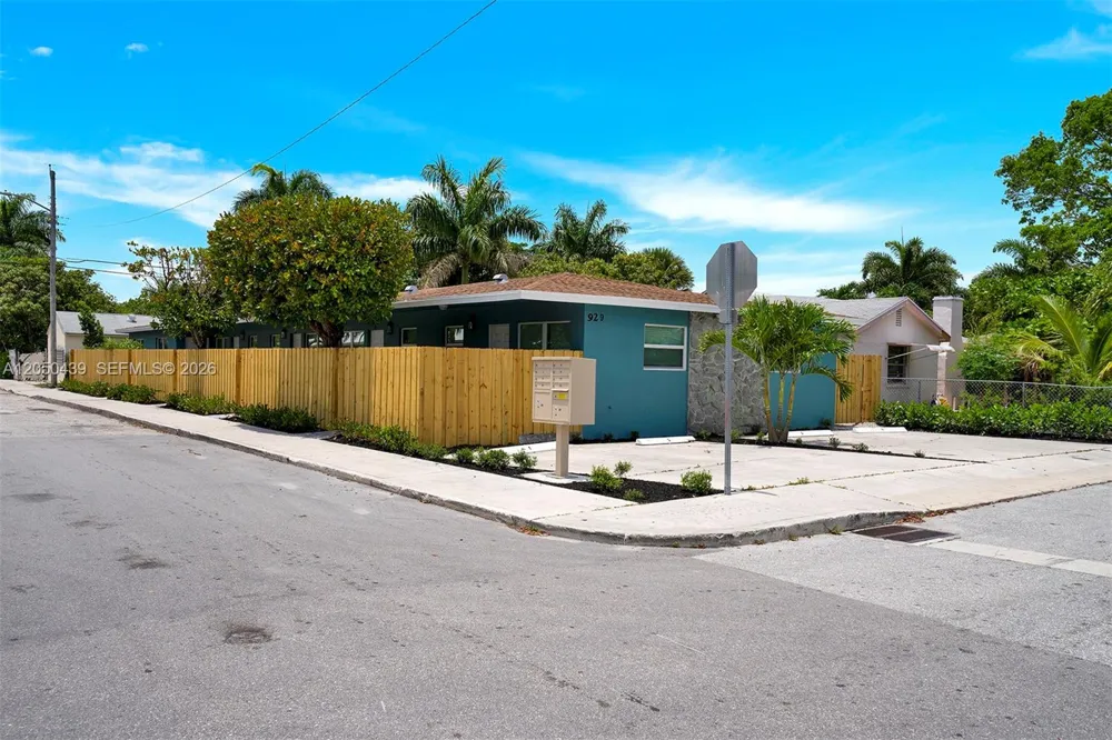 929 S N St #5 Lake Worth, FL 33460