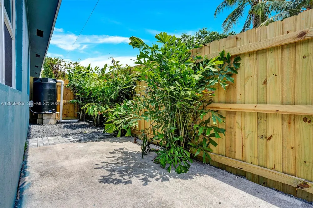 929 S N St #5 Lake Worth, FL 33460