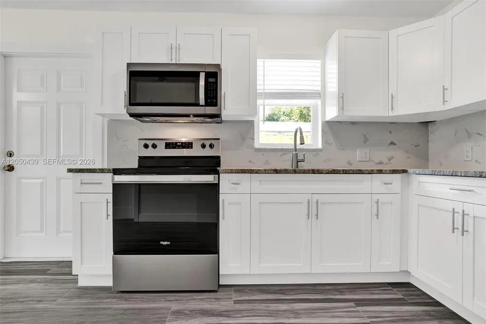 929 S N St #5 Lake Worth, FL 33460