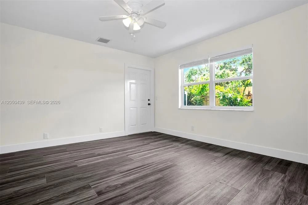 929 S N St #5 Lake Worth, FL 33460