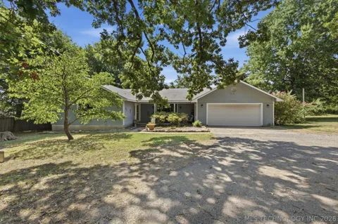 603 E Coppinger