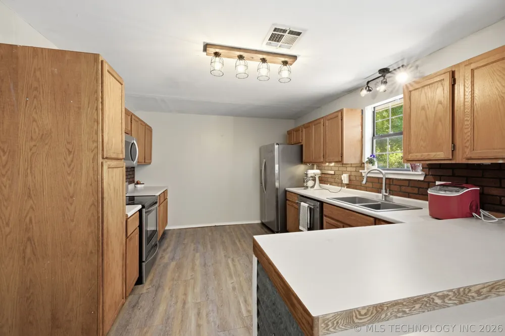 603 E Coppinger Fort Gibson, OK 74434