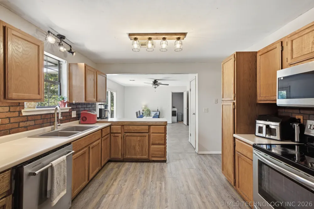 603 E Coppinger Fort Gibson, OK 74434