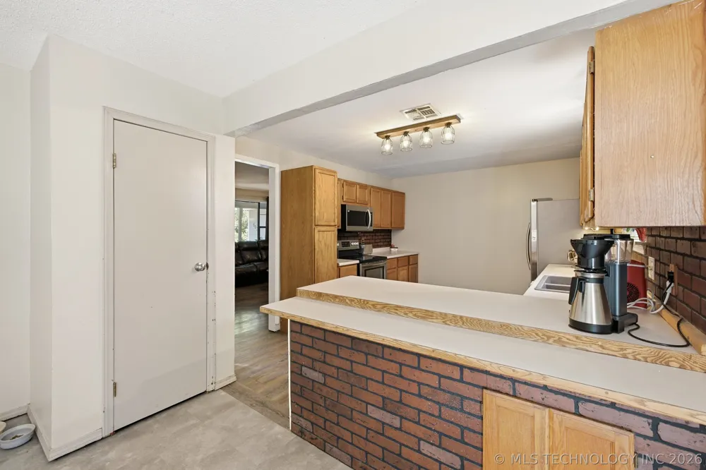 603 E Coppinger Fort Gibson, OK 74434
