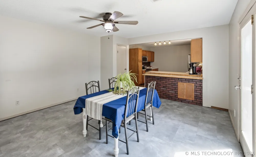 603 E Coppinger Fort Gibson, OK 74434