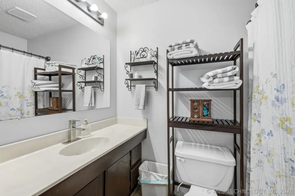 603 E Coppinger Fort Gibson, OK 74434