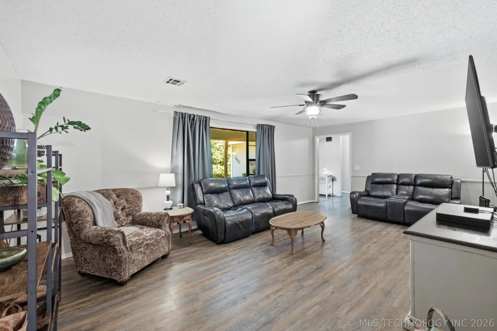 603 E Coppinger Fort Gibson, OK 74434