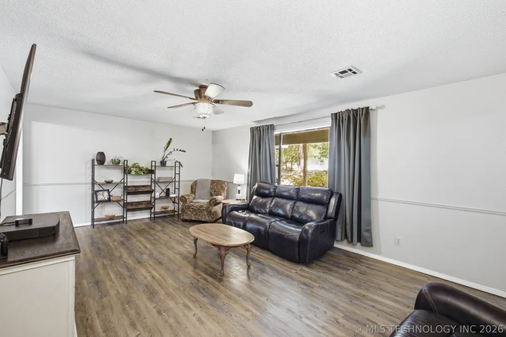 603 E Coppinger Fort Gibson, OK 74434
