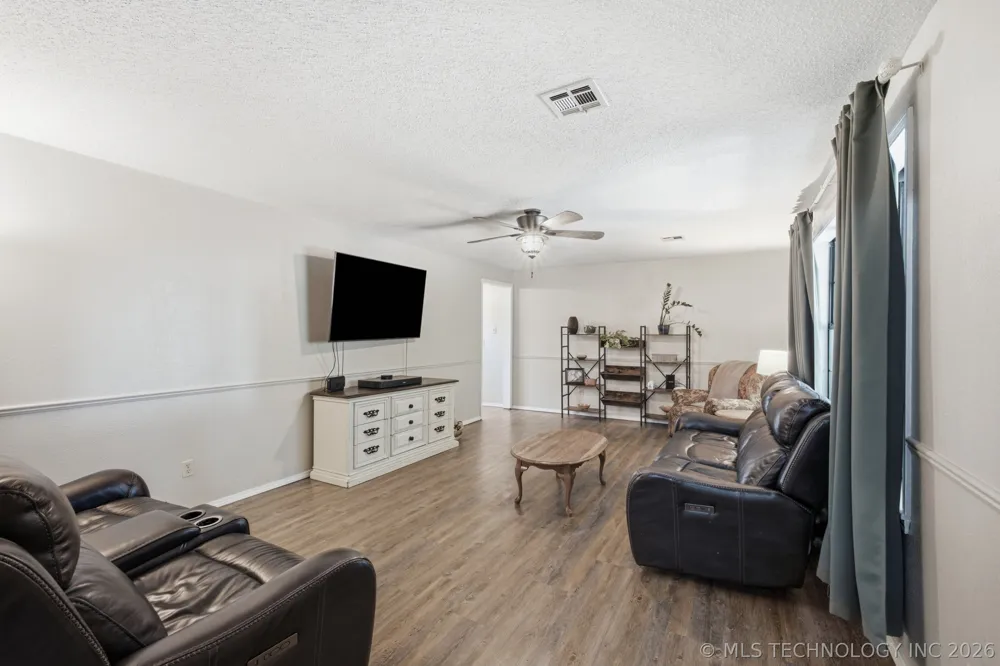603 E Coppinger Fort Gibson, OK 74434
