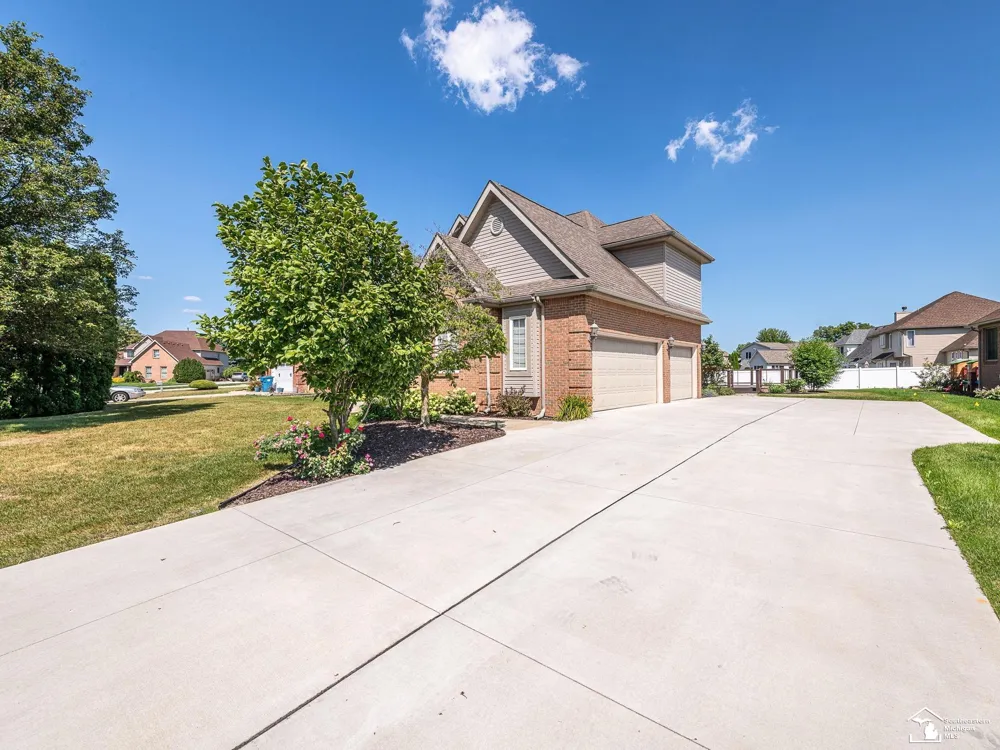 774 Windsor Court Monroe Charter Township, MI 48161