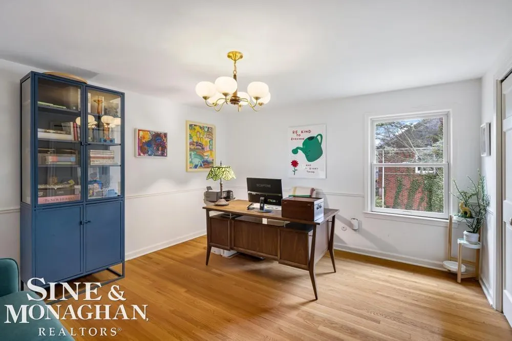 565 Lochmoor Boulevard Grosse Pointe Woods City, MI 48236