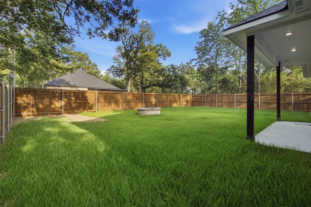 108 Parkside Drive Trinidad, TX 75163
