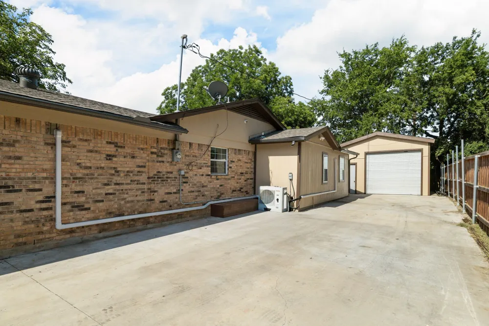 2801 Rosebud Lane Richland Hills, TX 76118