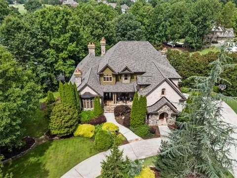 2432 Autumn Maple Drive