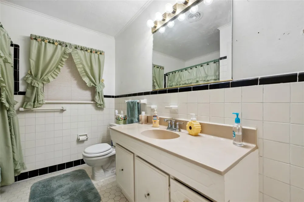 409 Eleanor Street Houston, TX 77009