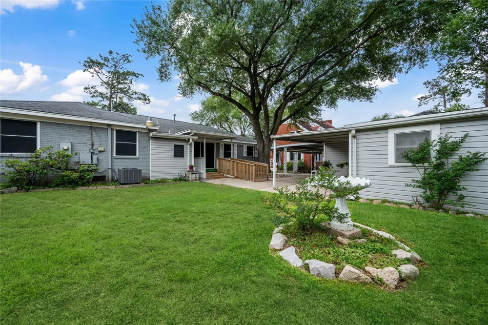 409 Eleanor Street Houston, TX 77009