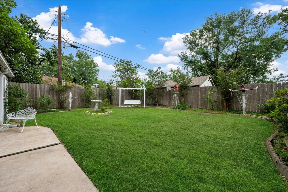 409 Eleanor Street Houston, TX 77009