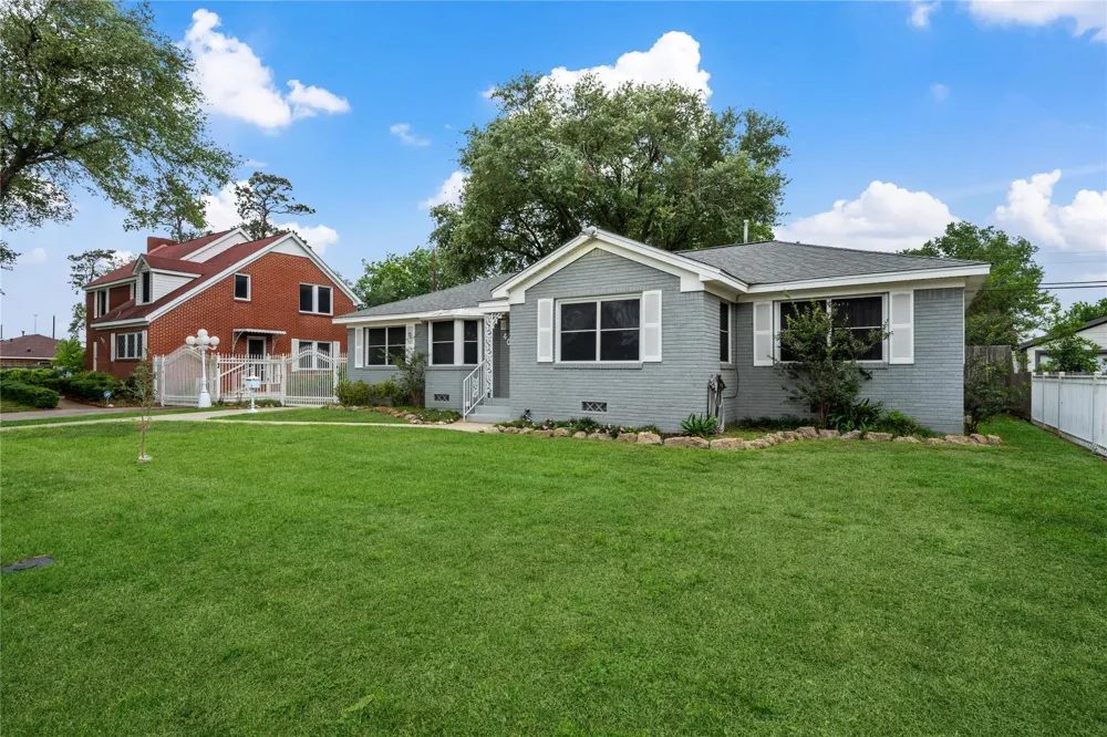 409 Eleanor Street Houston, TX 77009