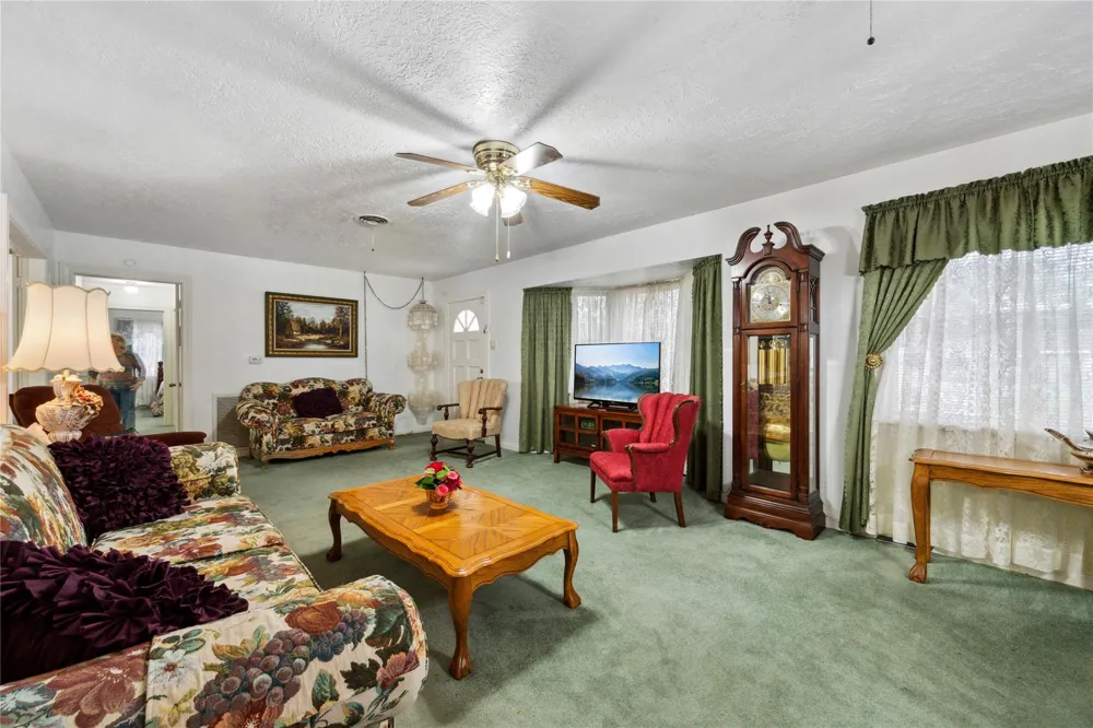 409 Eleanor Street Houston, TX 77009
