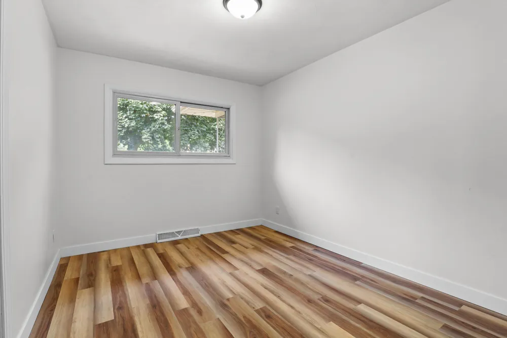 3815 Walton Drive Lansing, MI 48910