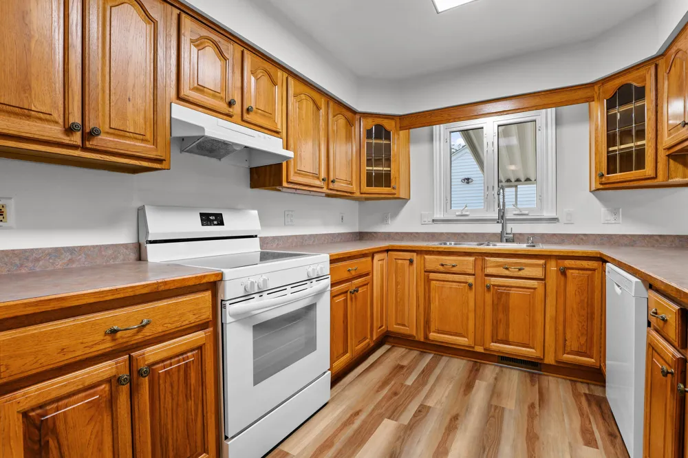 3815 Walton Drive Lansing, MI 48910
