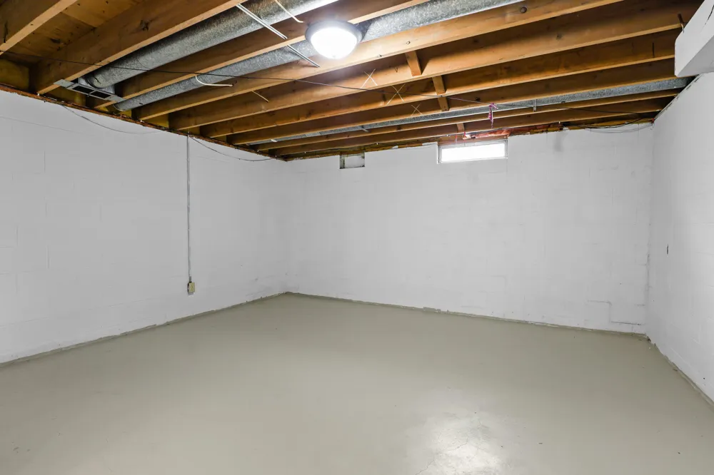 3815 Walton Drive Lansing, MI 48910
