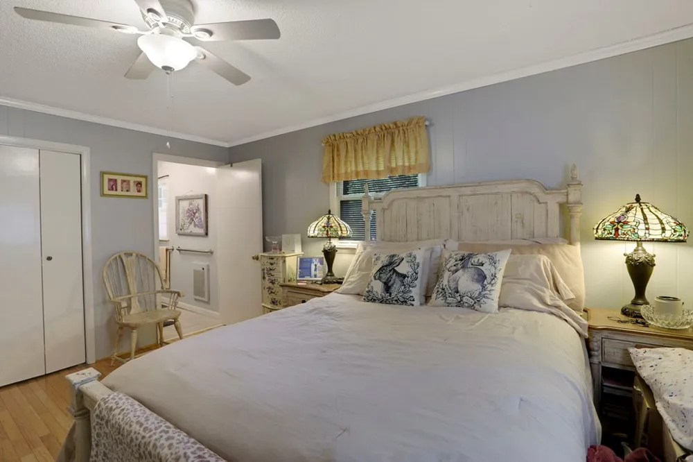 16 Lois Lane Hayesville, NC 28904