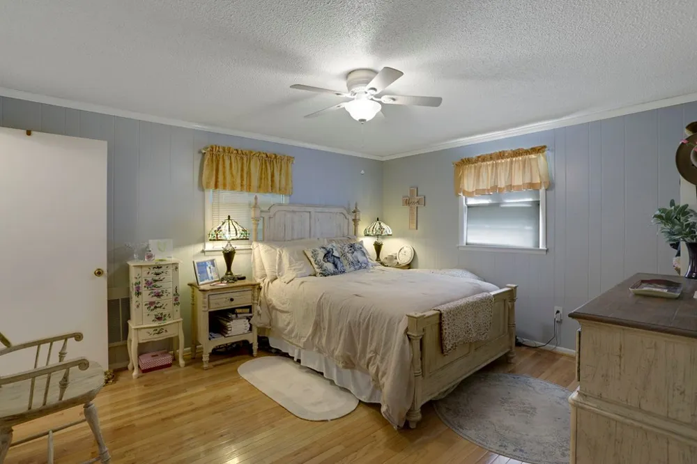 16 Lois Lane Hayesville, NC 28904