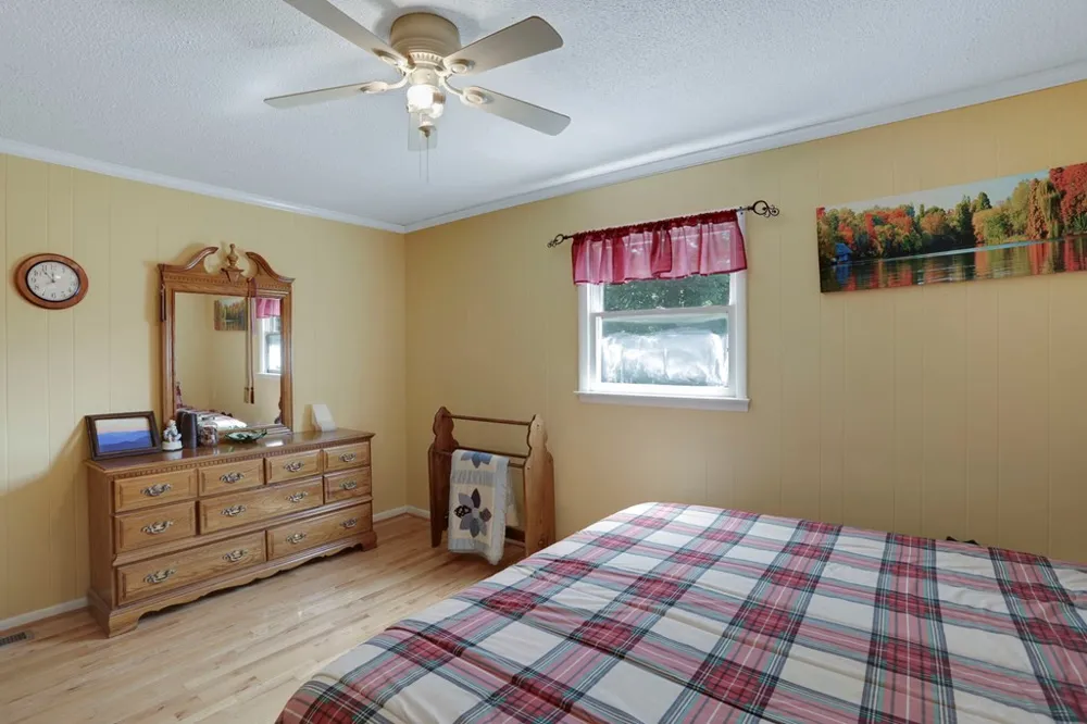 16 Lois Lane Hayesville, NC 28904
