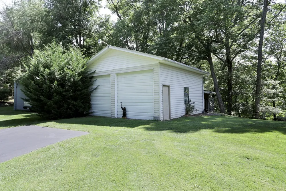 16 Lois Lane Hayesville, NC 28904
