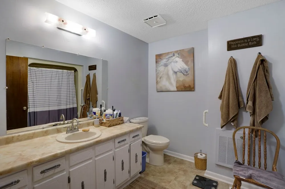 16 Lois Lane Hayesville, NC 28904