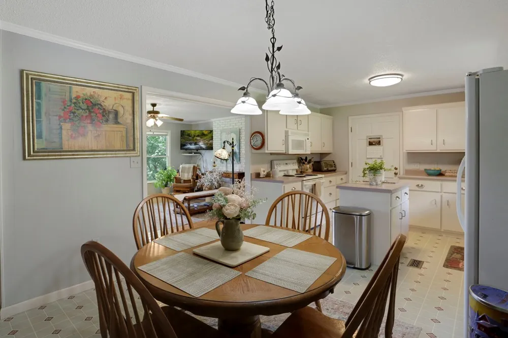16 Lois Lane Hayesville, NC 28904