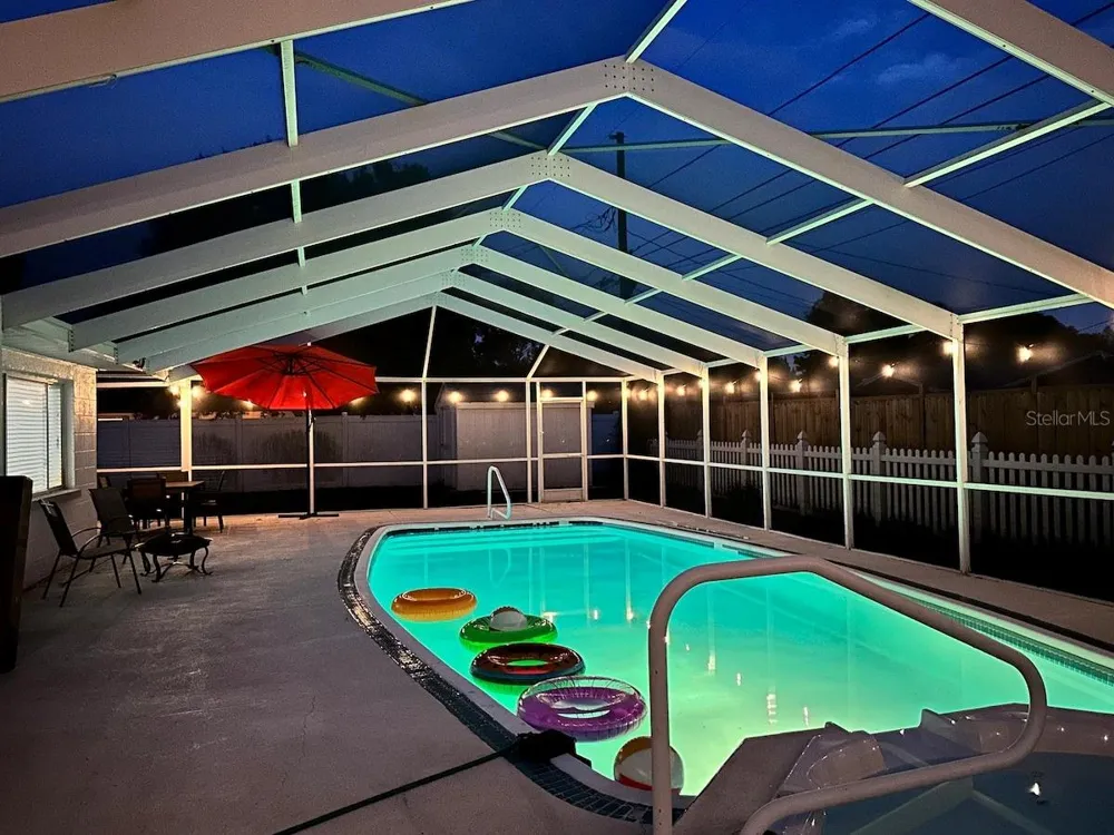 8628 MAGNOLIA DRIVE Seminole, FL 33777