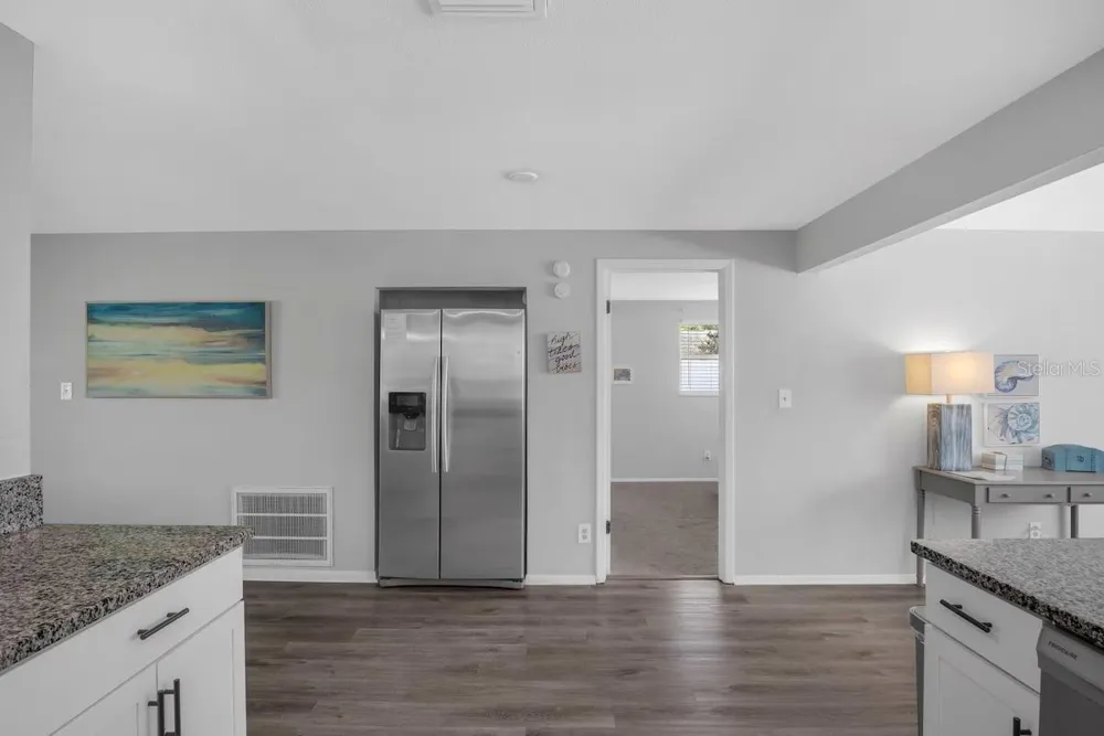 8628 MAGNOLIA DRIVE Seminole, FL 33777