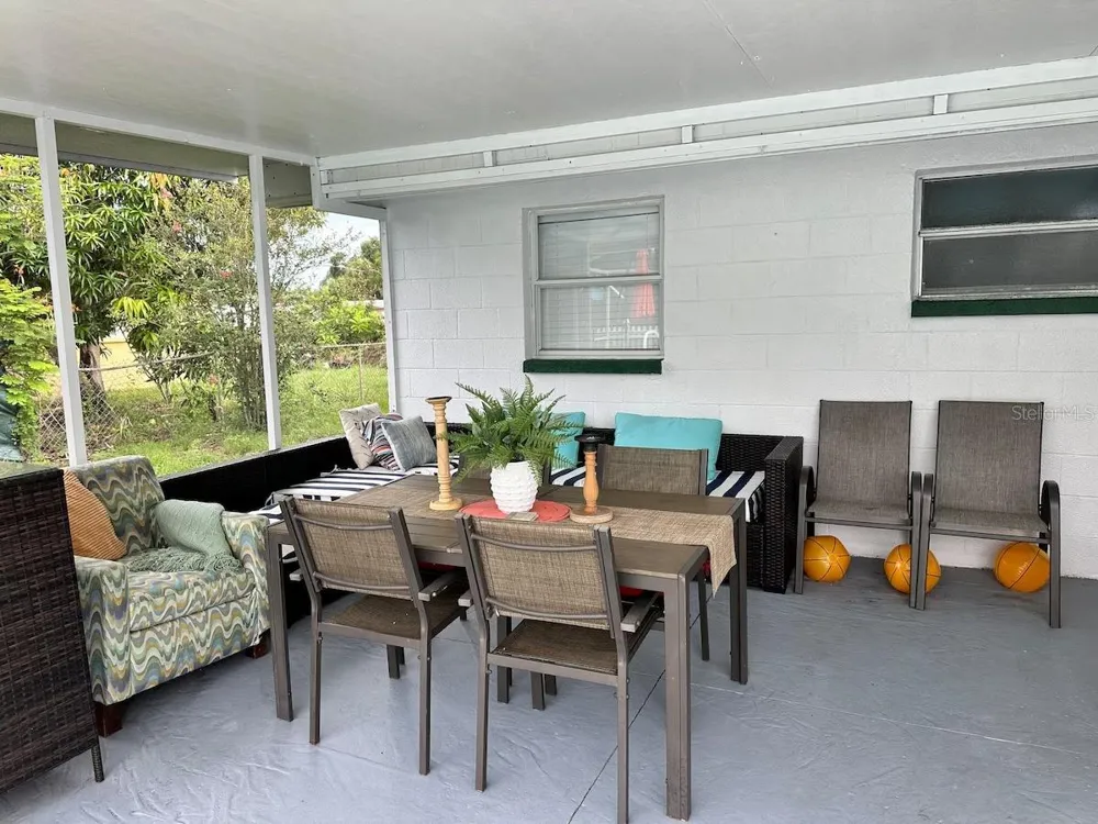 8628 MAGNOLIA DRIVE Seminole, FL 33777