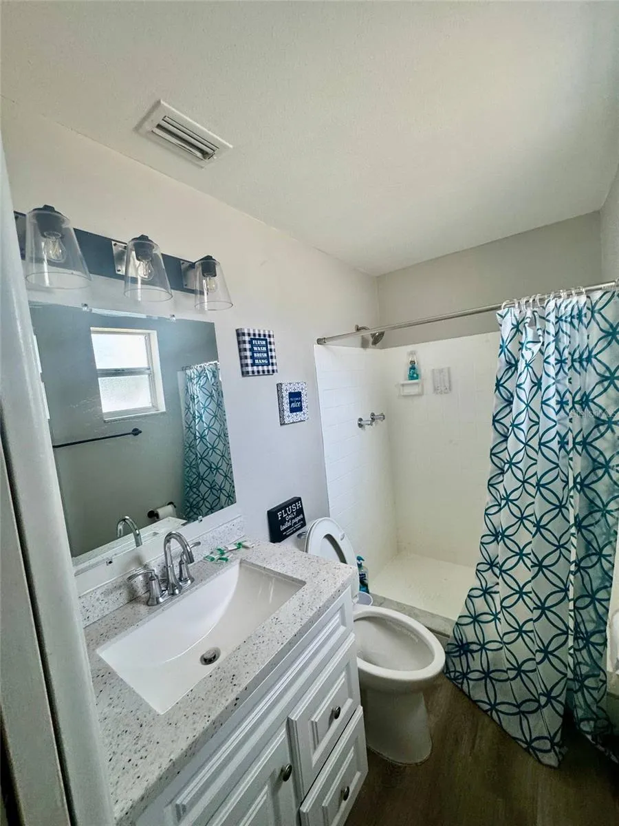 8628 MAGNOLIA DRIVE Seminole, FL 33777