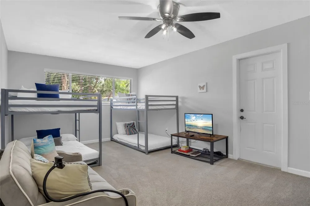 8628 MAGNOLIA DRIVE Seminole, FL 33777