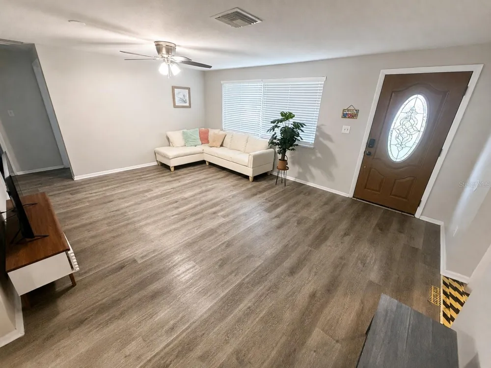 8628 MAGNOLIA DRIVE Seminole, FL 33777