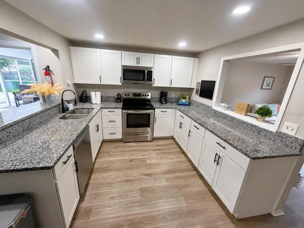 8628 MAGNOLIA DRIVE Seminole, FL 33777